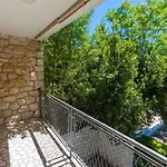 別荘 Three-bedroom In Ii *