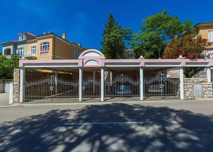 Three-bedroom In Ii * Crikvenica