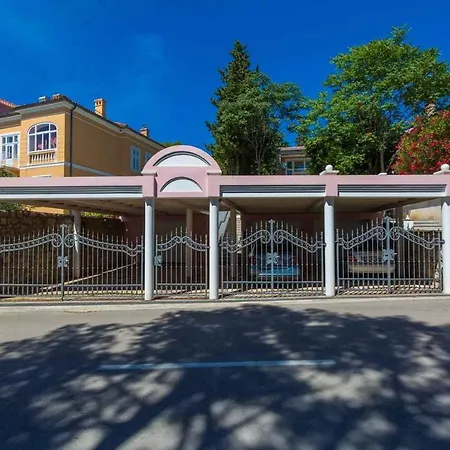 Three-bedroom In Ii Feriehus Crikvenica