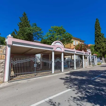 Three-bedroom In Ii Crikvenica