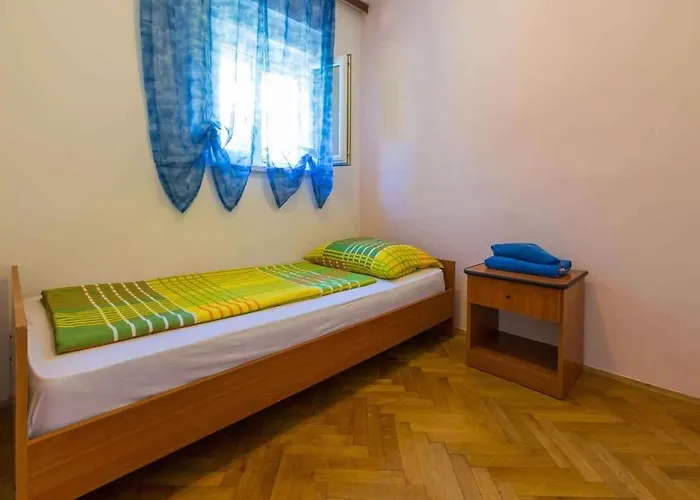 Three-bedroom In Ii * Crikvenica